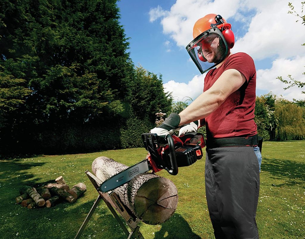 tronçonneuse électrique Black and Decker